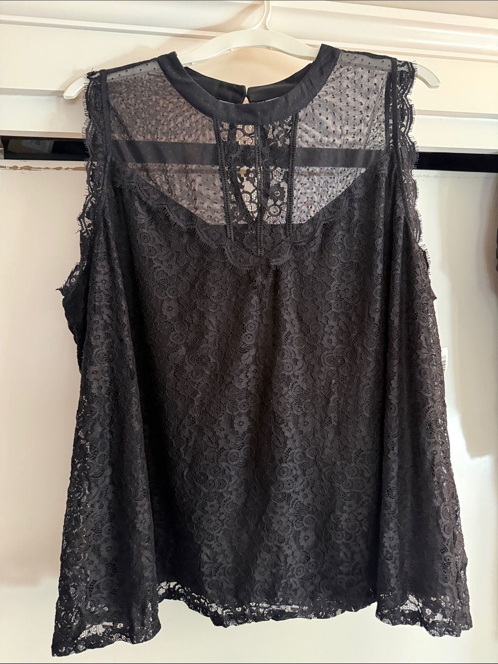 torrid Black floral Lace Sleeveless Camisole with Sheer Yoke and Dotted Mesh